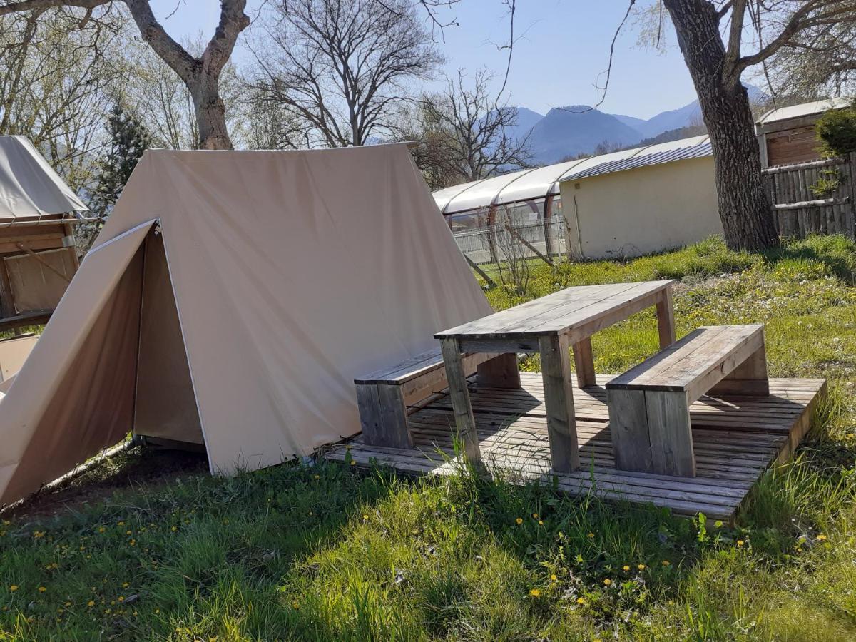 Camping Le Lac Bleu Hotel Châtillon-en-Diois Екстериор снимка