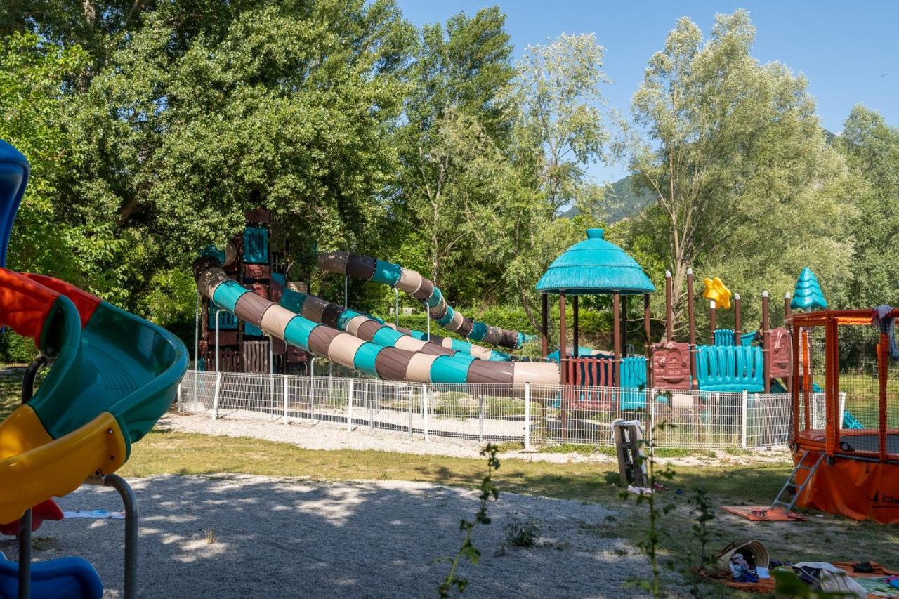 Camping Le Lac Bleu Hotel Châtillon-en-Diois Екстериор снимка