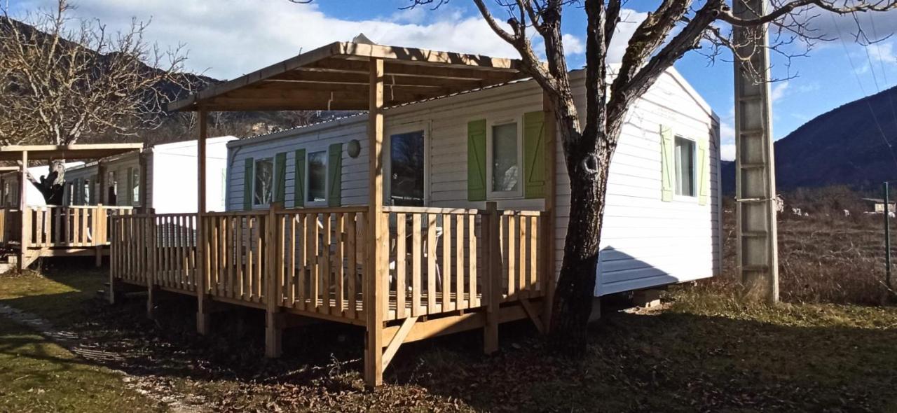 Camping Le Lac Bleu Hotel Châtillon-en-Diois Екстериор снимка