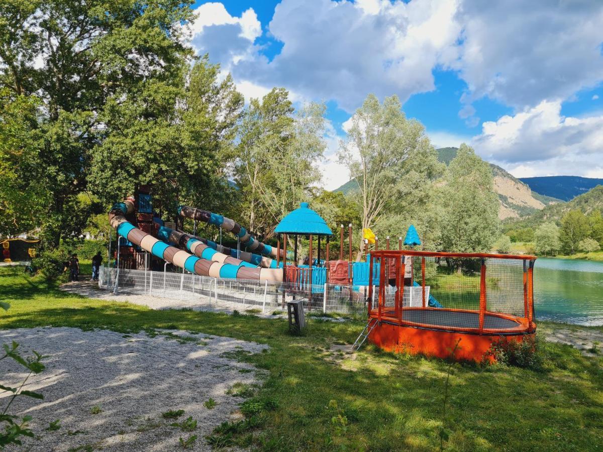 Camping Le Lac Bleu Hotel Châtillon-en-Diois Екстериор снимка
