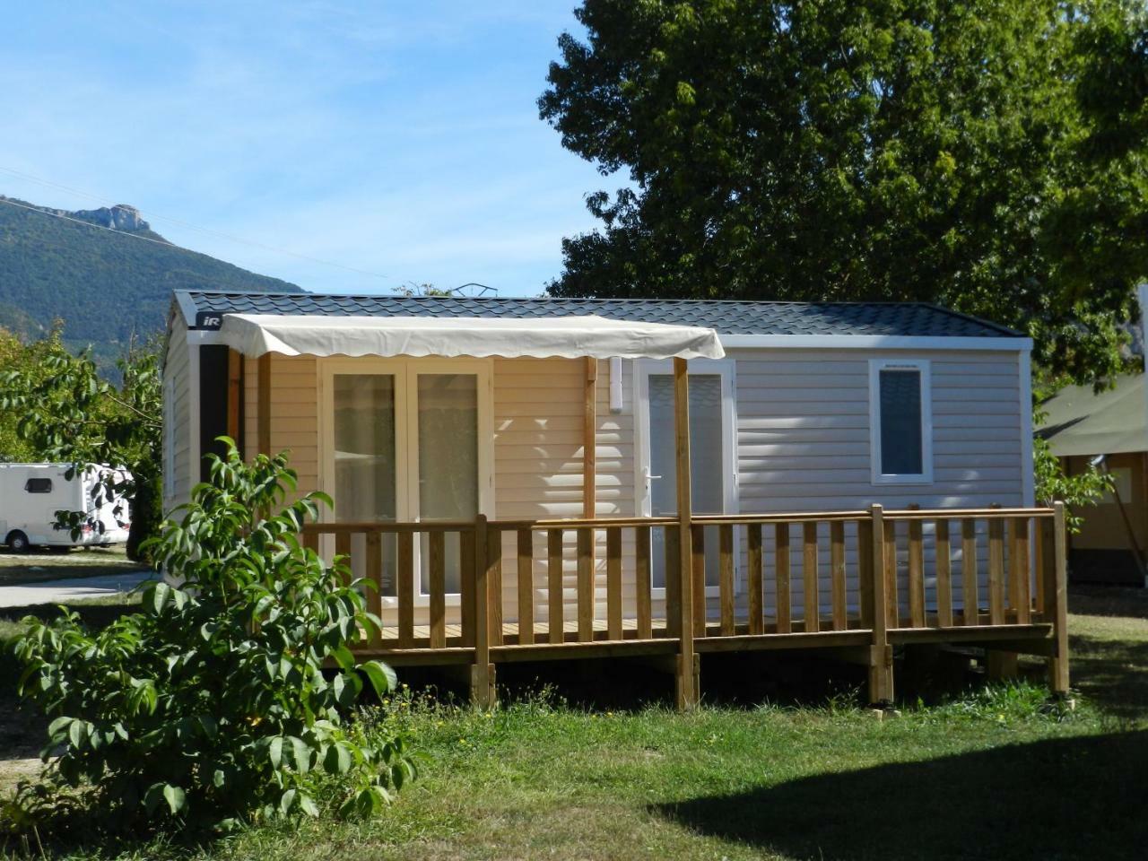 Camping Le Lac Bleu Hotel Châtillon-en-Diois Екстериор снимка